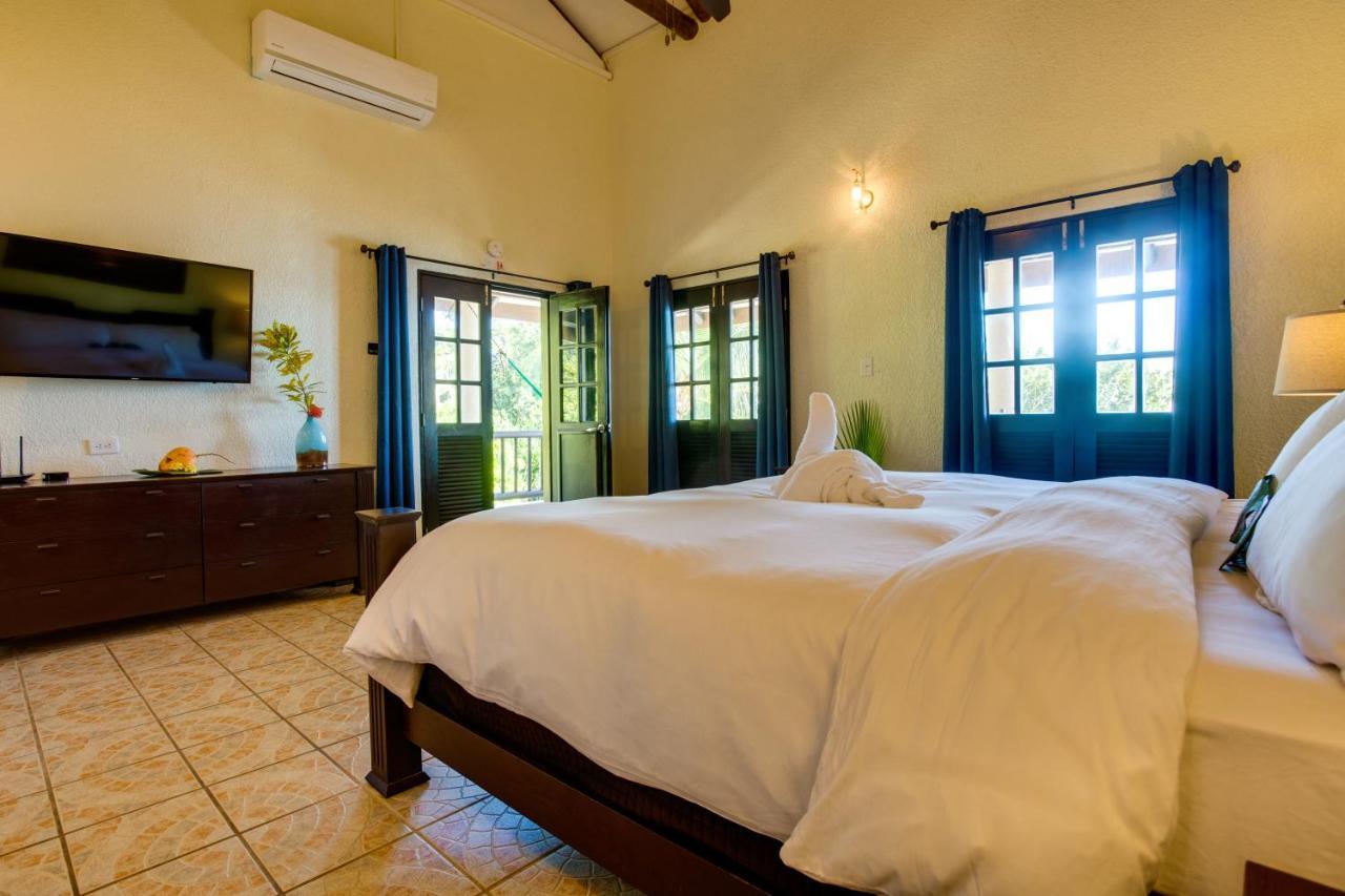 Mariposa Belize Beach Resort Placencia Екстериор снимка
