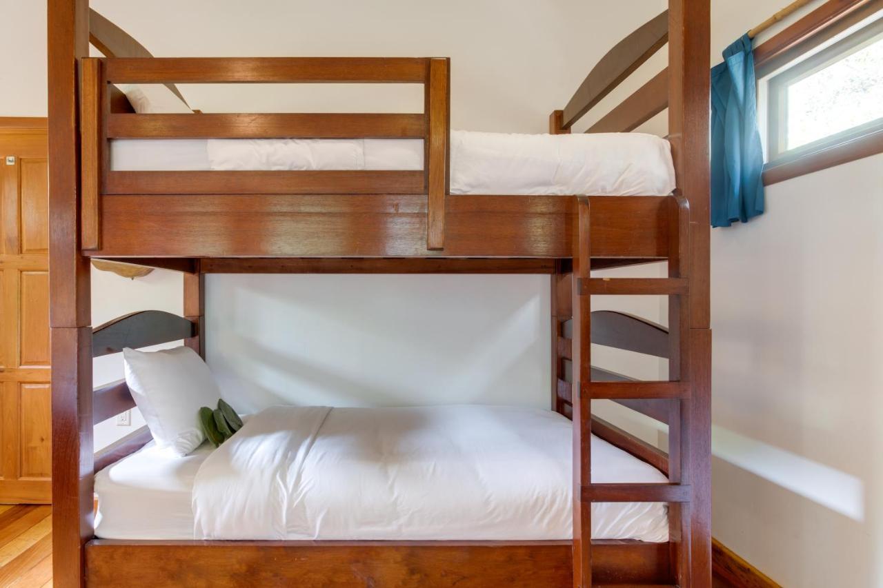 Mariposa Belize Beach Resort Placencia Екстериор снимка