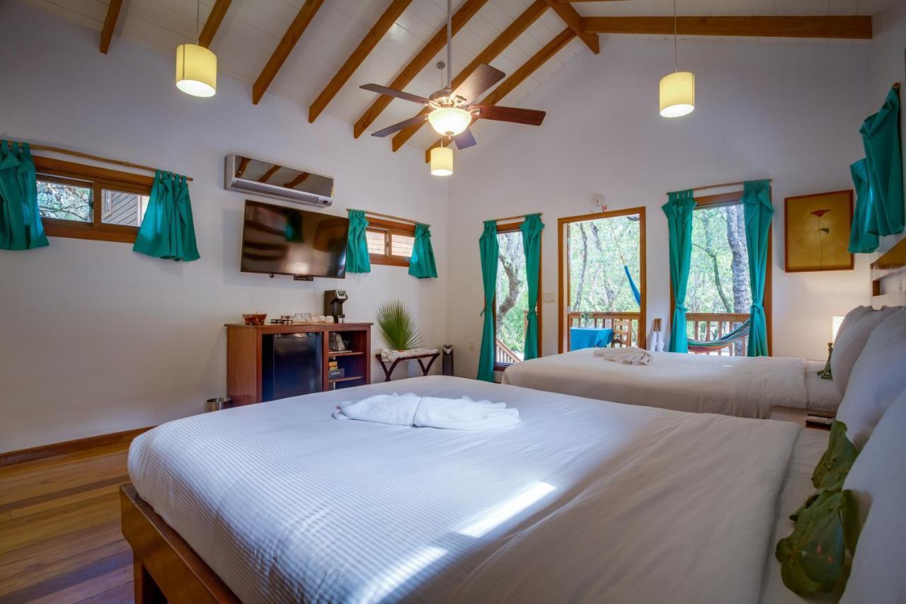 Mariposa Belize Beach Resort Placencia Екстериор снимка