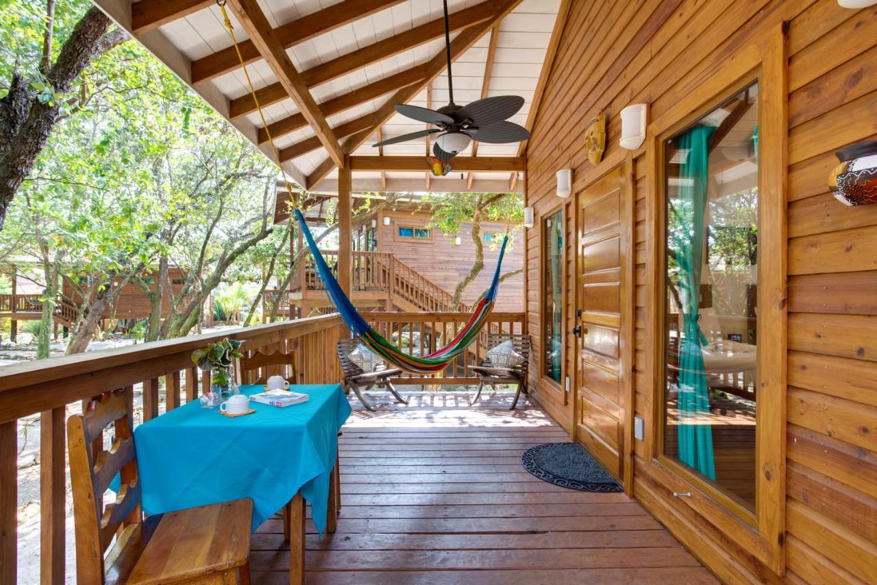 Mariposa Belize Beach Resort Placencia Екстериор снимка